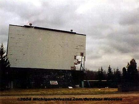 Crest Drive-In Theatre - Crest Screen 1990 Courtesy Darryl Burgess-Outdoor Moovies (newer photo)